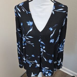 White House Black Market Black and Blue Floral Top